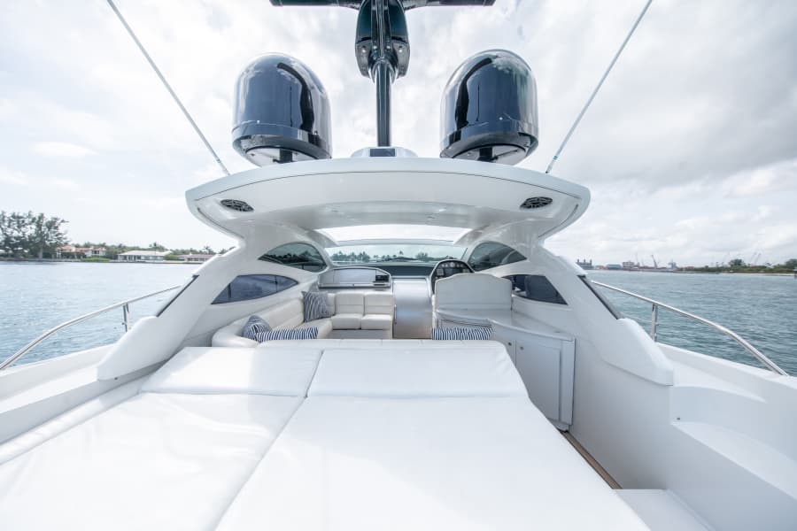 2004 Pershing Express