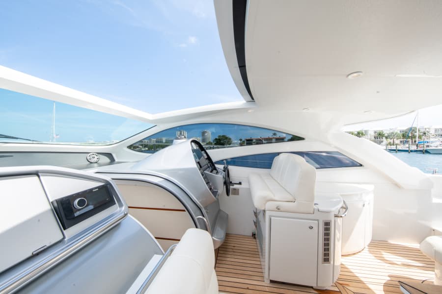 2004 Pershing Express