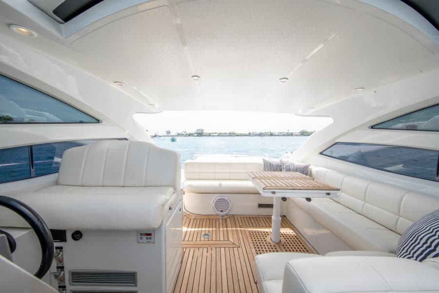 2004 Pershing Express