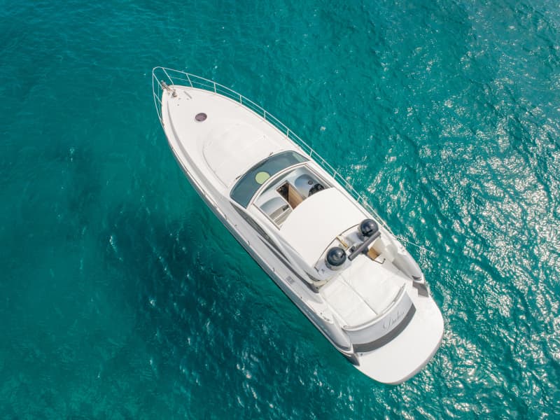 2004 Pershing Express