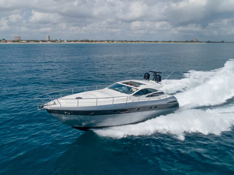 2004 Pershing Express