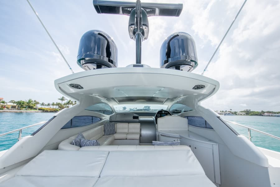 2004 Pershing Express