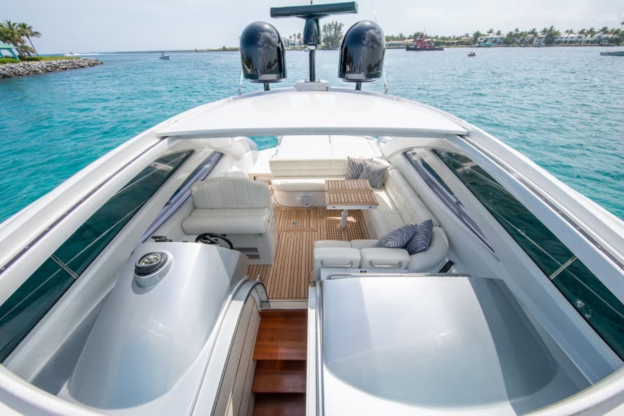 2004 Pershing Express