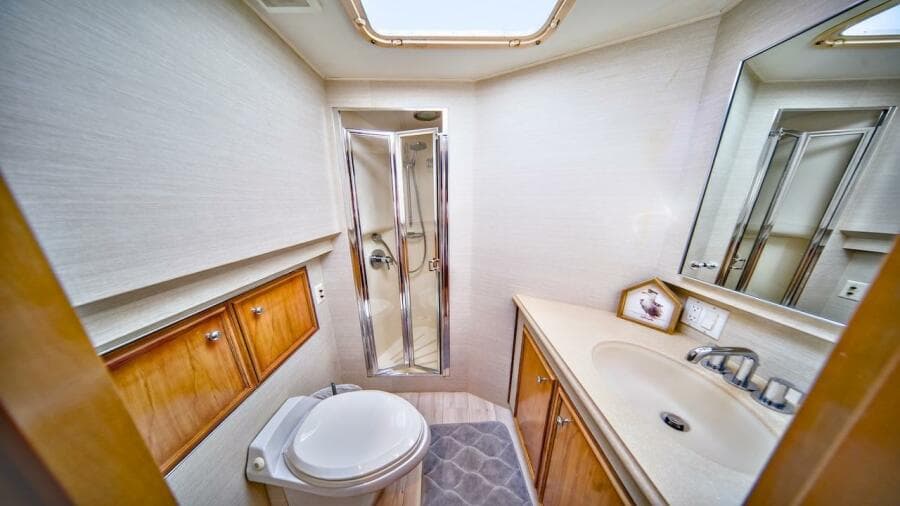 1998 Hatteras Sport Deck