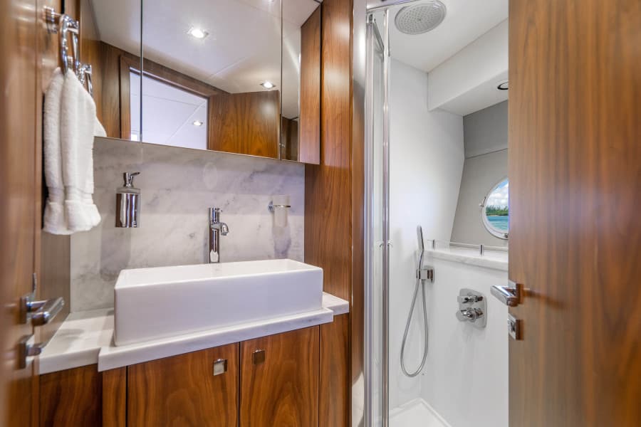 2019 Sunseeker Predator