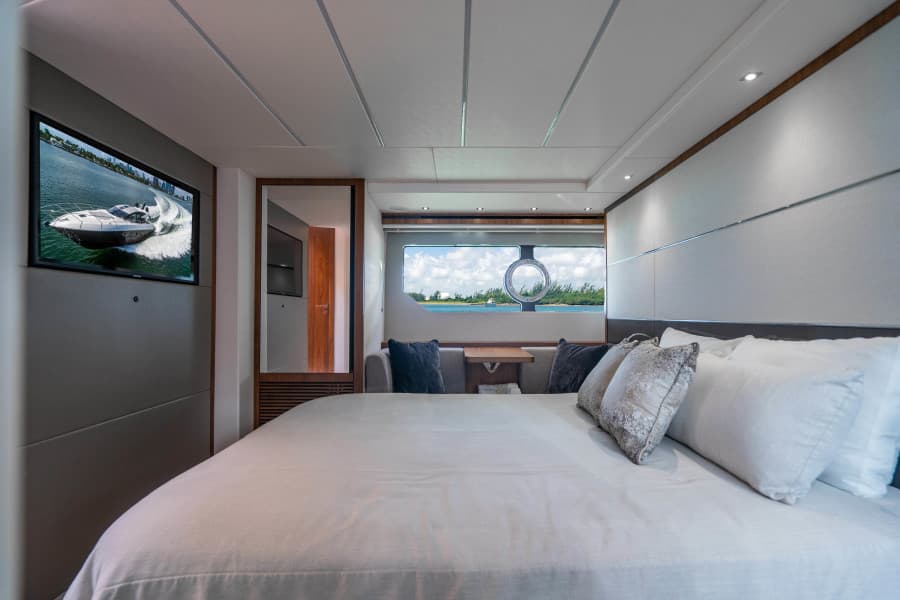 2019 Sunseeker Predator