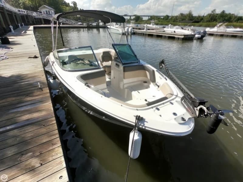 2014 Chaparral 21 Ski & Fish H20