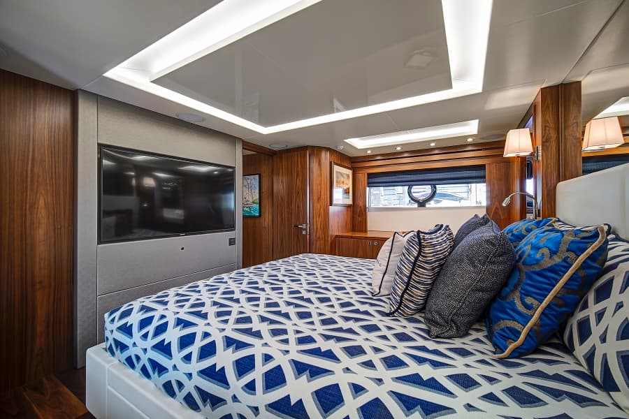 2019 Sunseeker 86 Yacht