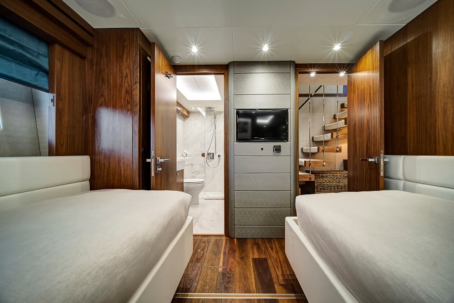 2019 Sunseeker 86 Yacht