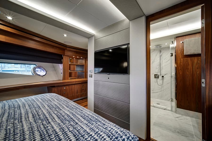 2019 Sunseeker 86 Yacht
