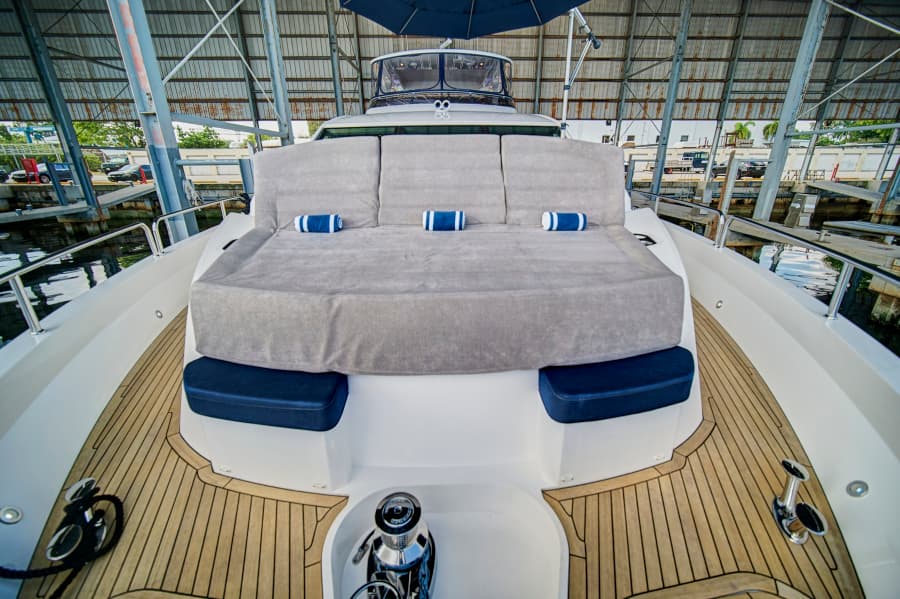 2019 Sunseeker 86 Yacht