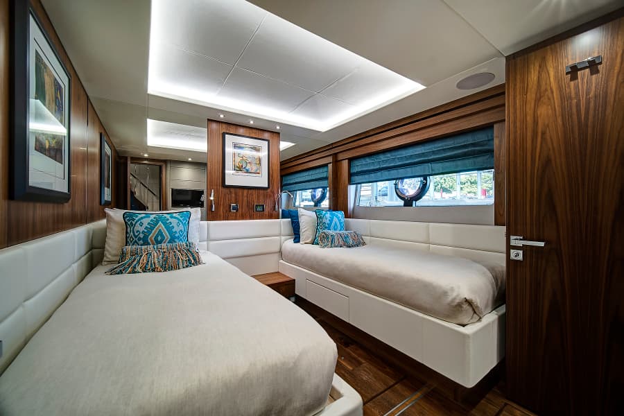 2019 Sunseeker 86 Yacht