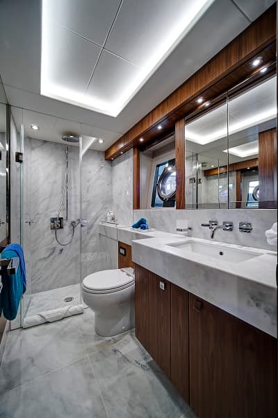2019 Sunseeker 86 Yacht