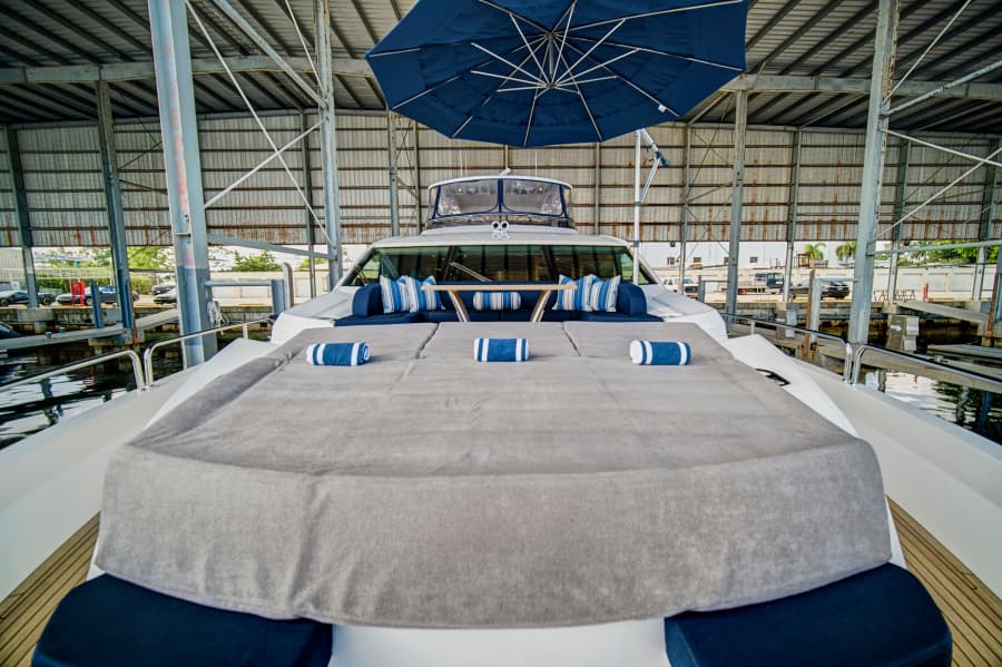 2019 Sunseeker 86 Yacht