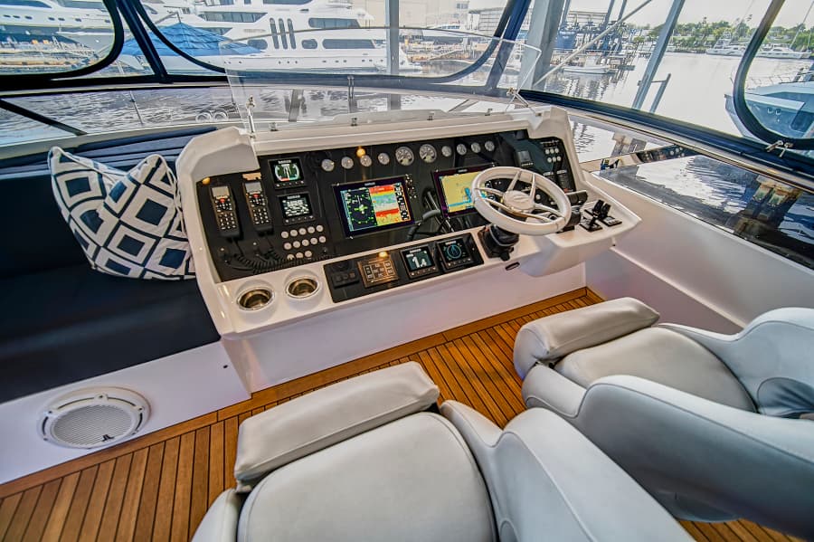 2019 Sunseeker 86 Yacht