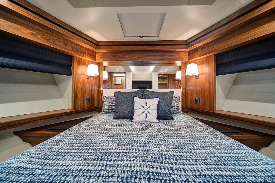 2019 Sunseeker 86 Yacht