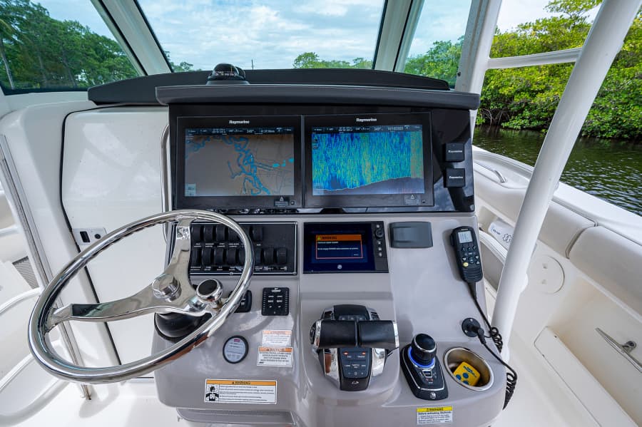 2017 Boston Whaler 370 Outrage