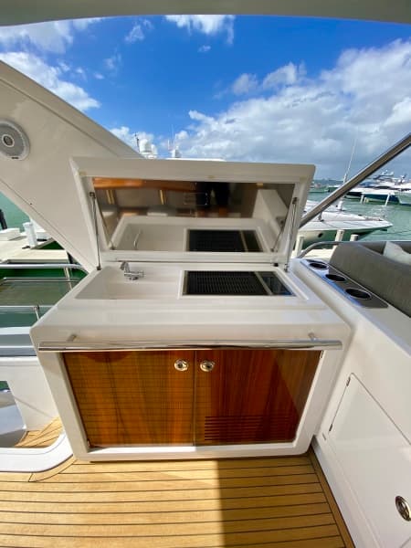 2018 Azimut Flybridge