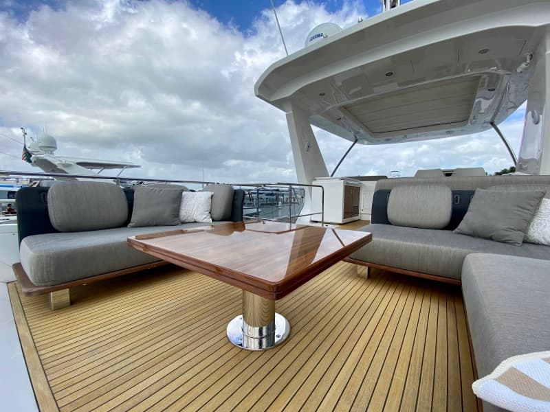 2018 Azimut Flybridge