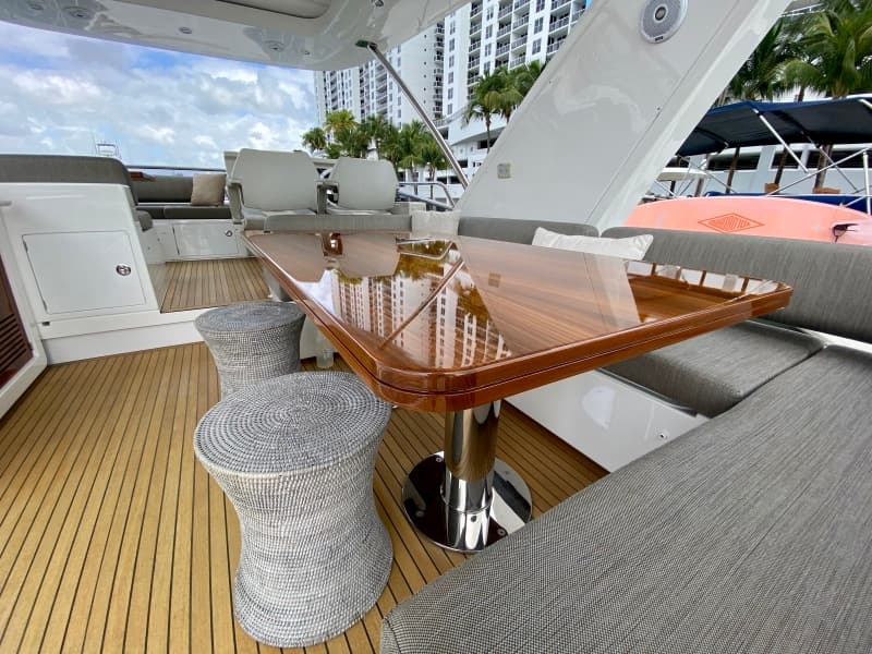 2018 Azimut Flybridge