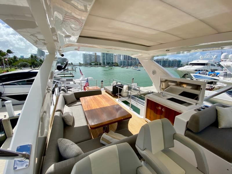 2018 Azimut Flybridge