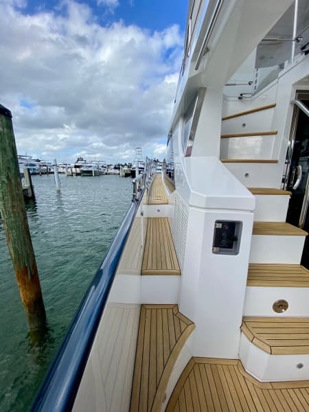 2018 Azimut Flybridge