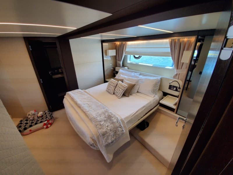 2018 Azimut Flybridge