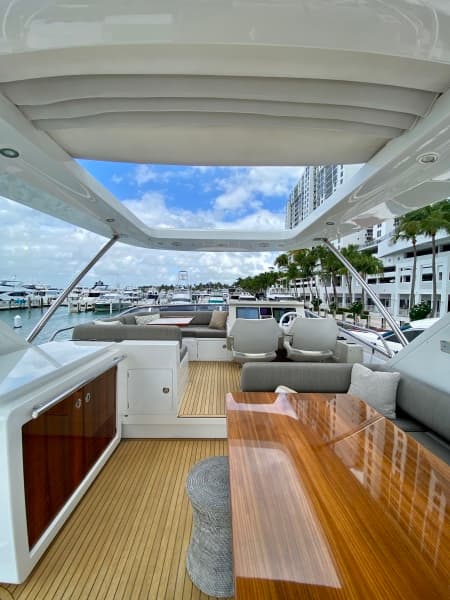 2018 Azimut Flybridge