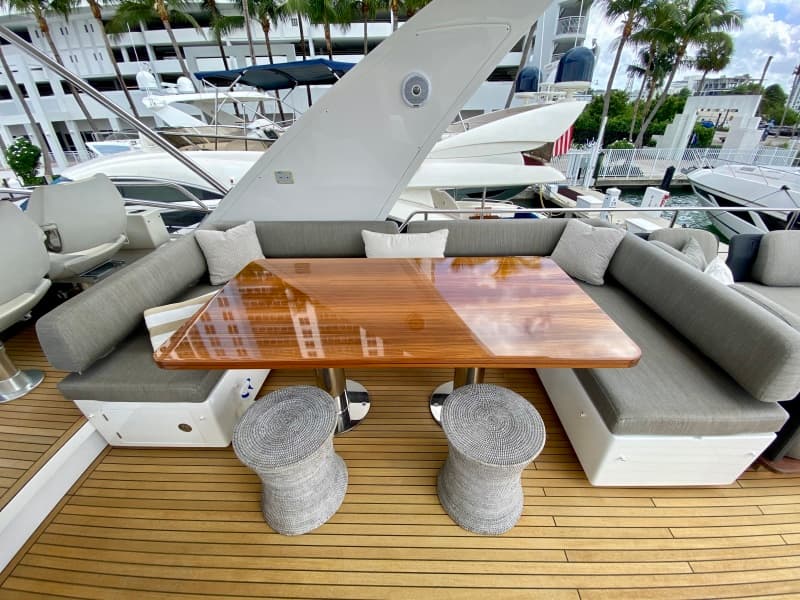 2018 Azimut Flybridge