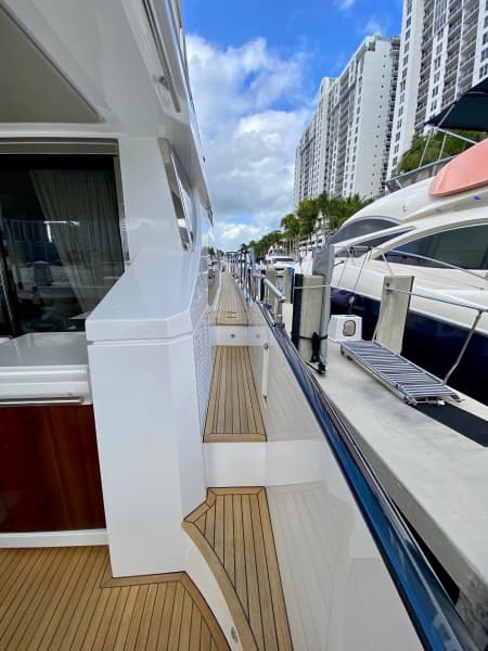 2018 Azimut Flybridge