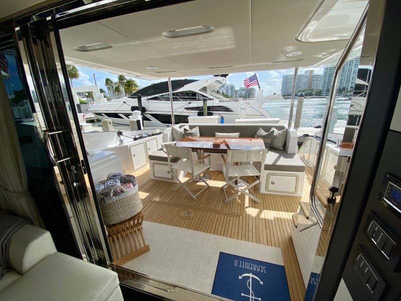 2018 Azimut Flybridge