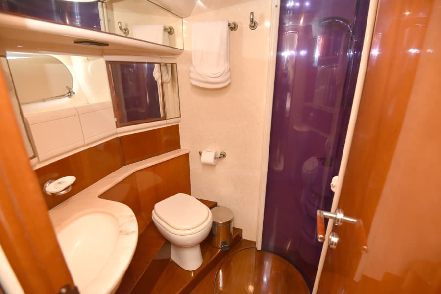 1997 Ferretti Yachts 80
