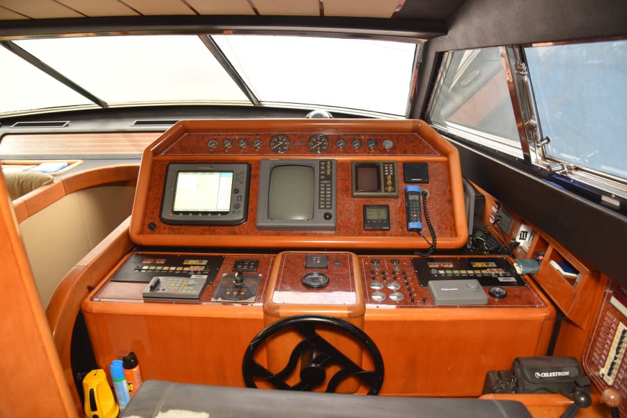 1997 Ferretti Yachts 80