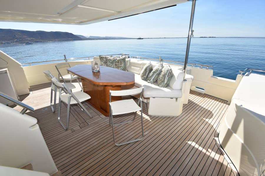 1997 Ferretti Yachts 80