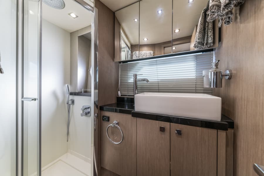 2017 Sunseeker Predator