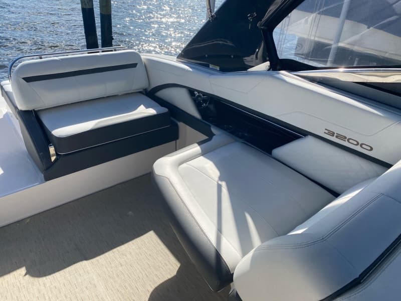 2016 Regal 3200 Bowrider