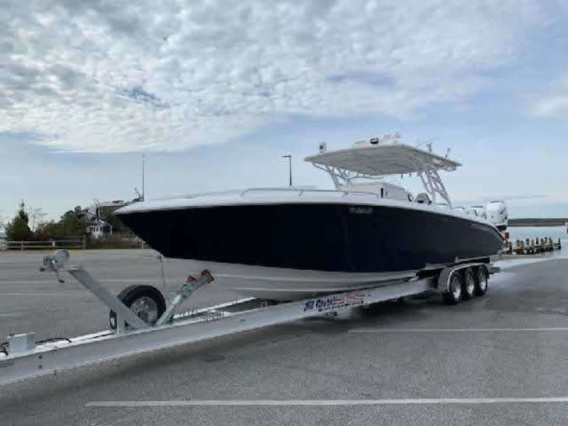 2019 Midnight Express 39 Cuddy