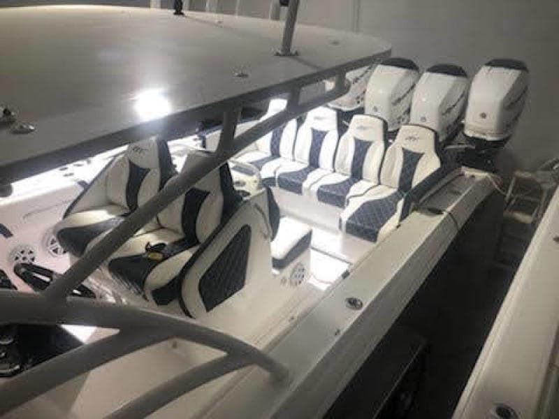 2019 Midnight Express 39 Cuddy