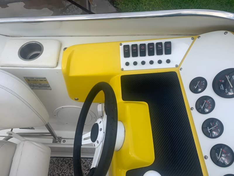 1988 Corsair 25