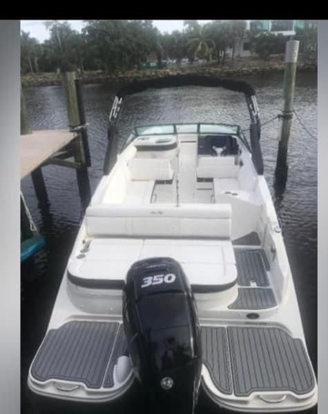 2019 Sea Ray SDX 270 Outboard