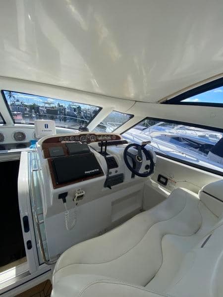 2000 Carver Trojan 440 Express