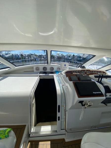 2000 Carver Trojan 440 Express