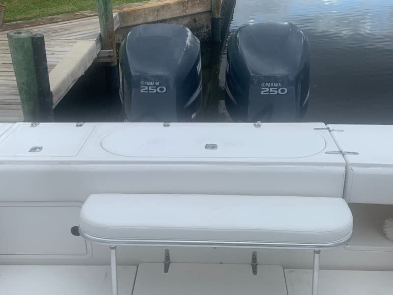 2001 Venture 34 Center Console