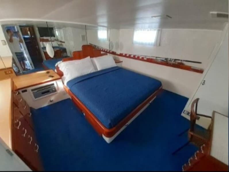 1965 Burger Cockpit Flybridge Motor Yacht