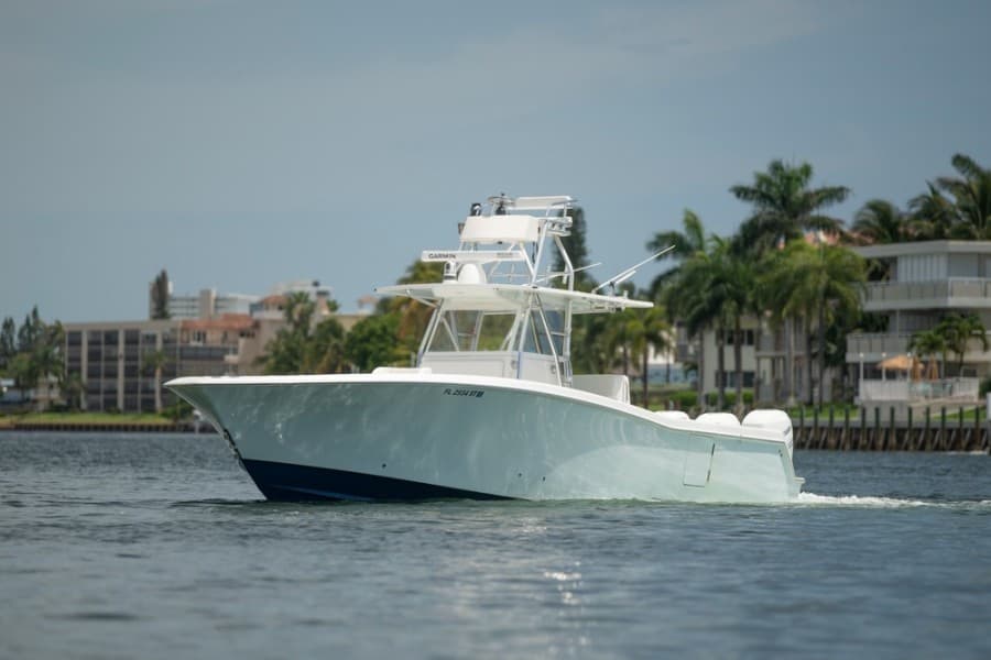 2011 Invincible 42CC