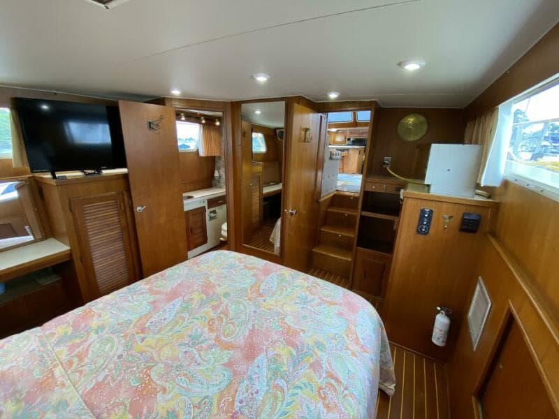 1983 Tollycraft Aft Cabin