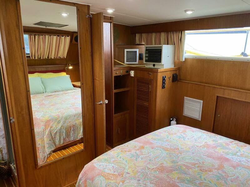 1983 Tollycraft Aft Cabin