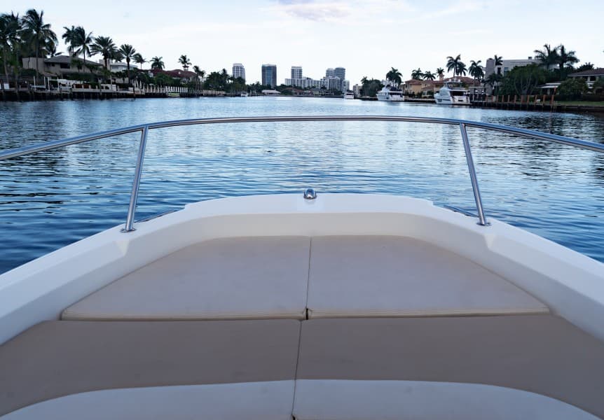 Boston Whaler 21 - Bow