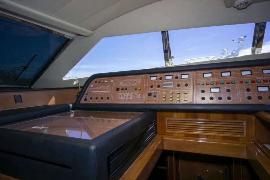 2000 Ferretti Yachts Custom Line 94