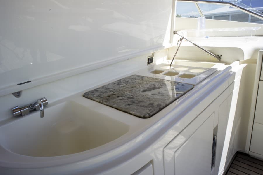 2000 Ferretti Yachts Custom Line 94
